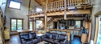 Home Away from Home 5 miles to the north entrance of Yellowstone