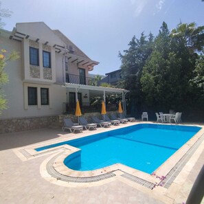 Outdoor pool - Luxury Villa with Private Pool, Manicured Gardens & Free WIFI Unlimited (Fethiye)