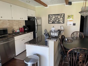 Fridge, microwave, oven, stovetop - Beautiful mountain getaway close to it all! (Sugar Mountain)