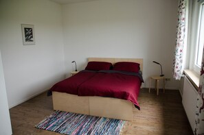 2 slaapkamers, reisbedje, gratis wifi, beddengoed