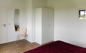2 Schlafzimmer, Reisekinderbett, kostenloses WLAN, Bettwäsche