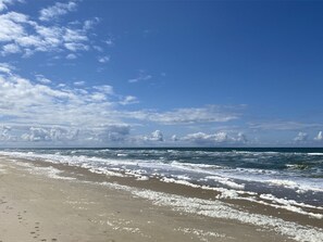 Plage à proximité, chaises longues