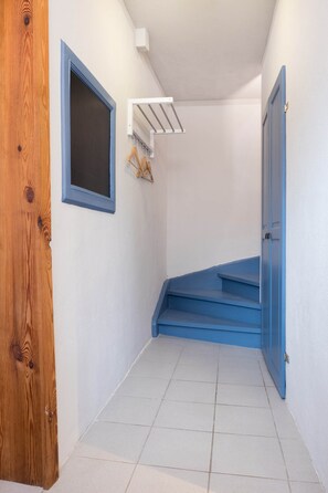 Interior - Vacation apartment with roof terrace and idyllic view of the village lake (Demen)