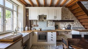 Refrigerador, horno, parrilla de estufa y lavavajillas