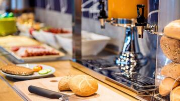Desayuno buffet todos los días (con cargo)