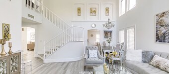 Viihtyisä ylellinen Las Vegas -lentopaikka w / viihdyttäjän unelmapiha 15 minuutin päässä kaistaleelta