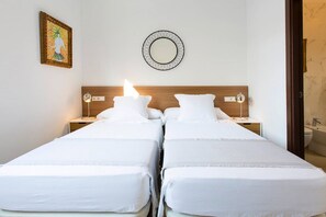 2 quartos, escrivaninha, quartos à prova de som