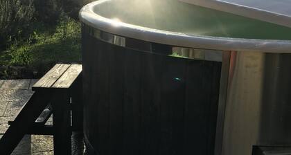 Beautiful rusticoat 7 km from Lake Orta with exclusive wood-fired Hot Tube