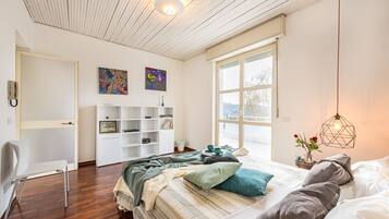 Panoramic Penthouse, Vineyard View | 1 bedroom, desk, iron/ironing board, free WiFi