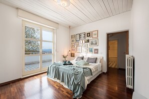 Panoramic-Penthouse, Blick auf den Weinberg