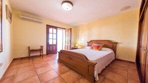 4 bedrooms, in-room safe, iron/ironing board, WiFi