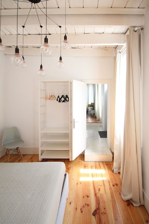 1 chambre, fer et planche à repasser, Wi-Fi gratuit, draps fournis