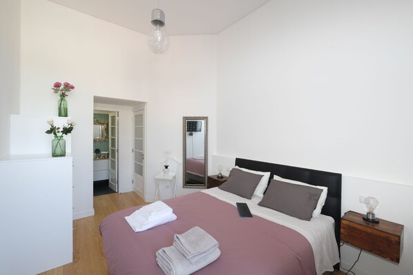 1 室のベッドルーム、セーフティボックス (室内)、アイロン / アイロン台、WiFi (無料)