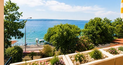 Selce Beachfront Apartment with Sea View, Terrace & Parking