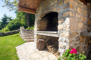 Property grounds - Luxury villa with private pool, wine cellar, located in Ucka Natural Park (Lovranska Draga Lovran)