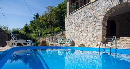 5 Schlafzimmer Villa fur 12 Personen mit privatem Pool