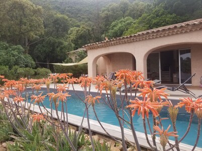 Provencal villa 12 pax near Saint-Tropez with swimming pool and superb sea view