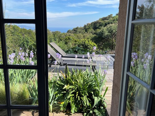 Provencal villa 12 pax near Saint-Tropez with swimming pool and superb sea view