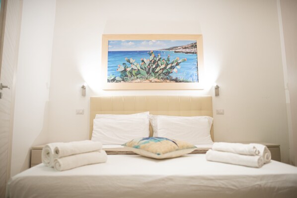 2 bedrooms, iron/ironing board, travel cot, free WiFi