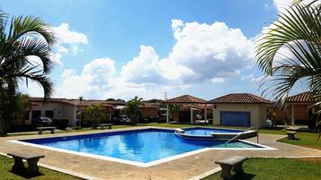 Alberca al aire libre