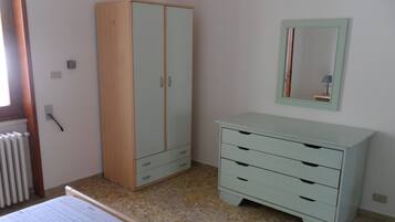 1 chambre, fer et planche Ă repasser, Wi-Fi, draps fournis