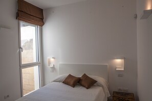3 bedrooms, desk, iron/ironing board, WiFi