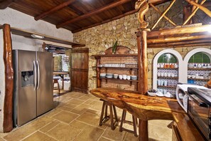 Fridge, microwave, oven, stovetop - Villa Havana~ Lux Rustic Charm~ 1Min walk to Beach (Malpais)