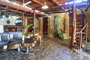 Interior - Villa Havana~ Lux Rustic Charm~ 1Min walk to Beach (Malpais)