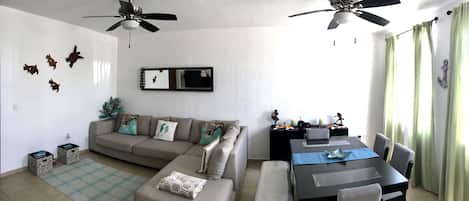 TV, lettore DVD, videoteca