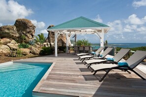 Outdoor pool - Les Alizés, magnificent villa with breathtaking view (Oyster pond)