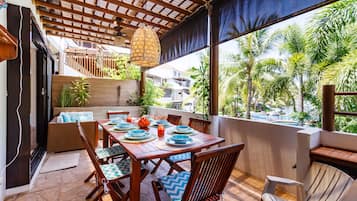 Outdoor dining