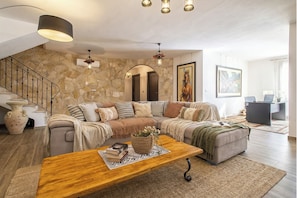 Smart TV, ping pong, books - ClickSardegna Alghero Villa Flaminia, with independent swimming pool, SPA & Gym (Alghero)