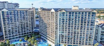 Coastal condo w/ ocean views & hot tub