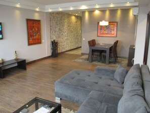 TV - The Best View Of Belgrade From The Top Of Genex Tower! 70m2 Newly Renovated (BG)