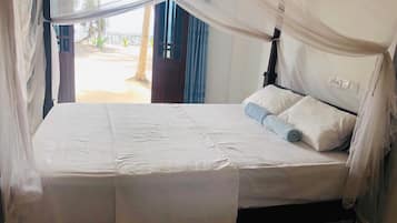 4 bedrooms, iron/ironing board, free WiFi, bed sheets