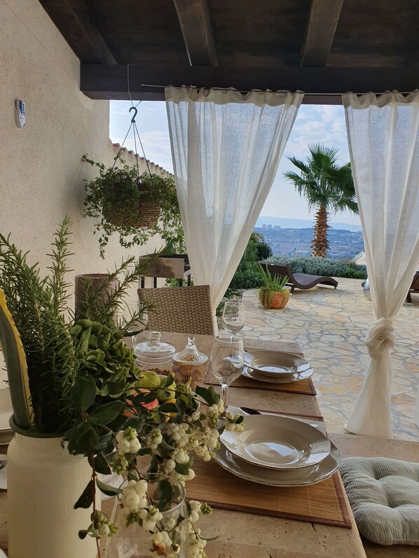 Outdoor dining - Idyllic Villa near Split, pool, garden, free parking and stunning view, (OWNER) (Solin)