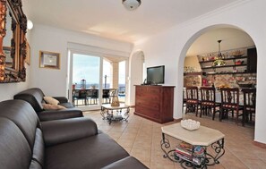 TV, video games, DVD player - Idyllic Villa near Split, pool, garden, free parking and stunning view, (OWNER) (Solin)