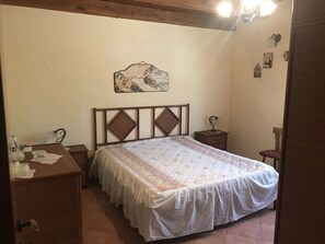 2 bedrooms, iron/ironing board, WiFi, wheelchair access