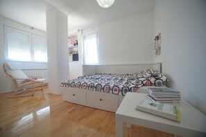 2 chambres, fer et planche à repasser, Wi-Fi gratuit, draps fournis