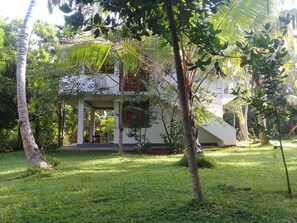 Property grounds - Nature Villa Yasmin Set On The Large Garden Enjoy Seat  And Seen Wild life Wild (Ambalangoda)