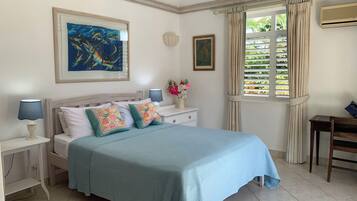 4 habitaciones, caja de seguridad en la habitación y escritorio