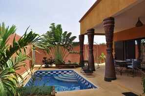 Outdoor pool - Charming recent air-conditioned 3 bedroom villa with swimming pool (Ngaparou)