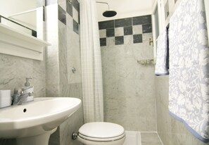 Hair dryer, towels - Santa Croce Studio in the historic center (Firenze)