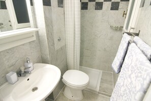 Hair dryer, towels - Santa Croce Studio in the historic center (Firenze)