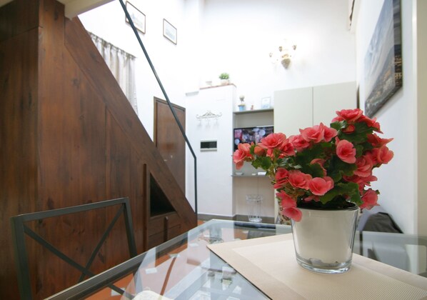 Dining - Santa Croce Studio in the historic center (Firenze)