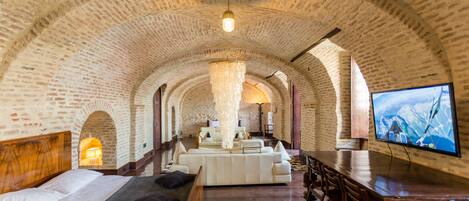 Zimmersafe, Bügeleisen/Bügelbrett, kostenloses WLAN, Bettwäsche