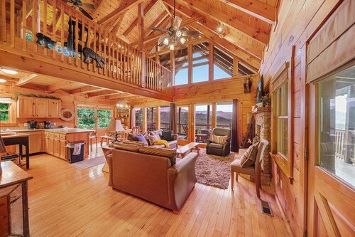 EndlessViewSleeps15.Amazing Viewover  Dollywood&ParrotMtn.Close to Pkwy,private