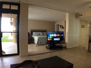 3 bedrooms, iron/ironing board, travel cot, WiFi - 100 Steps to the beach! Condo 3bedroom 2 bath Sleeps 8 Ocean views (south padre island)