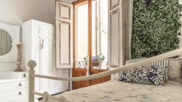 3 bedrooms, iron/ironing board, travel crib, free WiFi