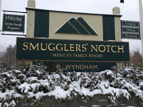 2 Bedroom 2 bath in Smugglers’ Notch Resort Village Willows building